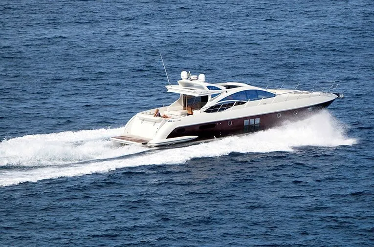 Yacht Azimut 62S in navigazione